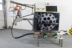 The compact version of this robot system with its stable steel frame – Photo: Pipetronics